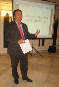 El ponente, Rodrigo Cabedo Gregori, perito judicial y administrador concursal. Economista, abogado y auditor de cuentas.