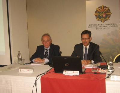 2016/03/31 Jornada sobre Empresa Familiar. II parte • <a style="font-size:0.8em;" href="http://www.flickr.com/photos/55042249@N06/26130739506/" target="_blank">View on Flickr</a>