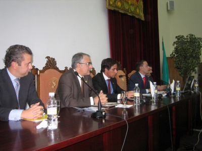 Inauguración de las Jornadas Empresistas 2010, celebradas en la Facultad de Ciencias Económicas y Empresariales (18 de octubre de 2010) • <a style="font-size:0.8em;" href="http://www.flickr.com/photos/55042249@N06/5102156546/" target="_blank">View on Flickr</a>